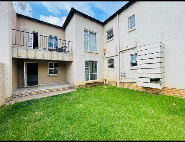 2 BEDROOM APARTMENT FOR SALE IN ALBERTSDAL